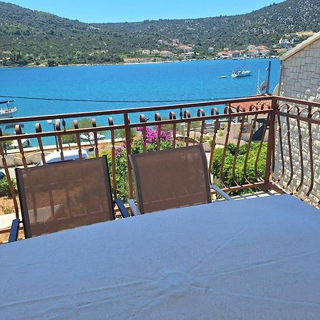 Apartments Mate Vinišće Εξωτερικό φωτογραφία