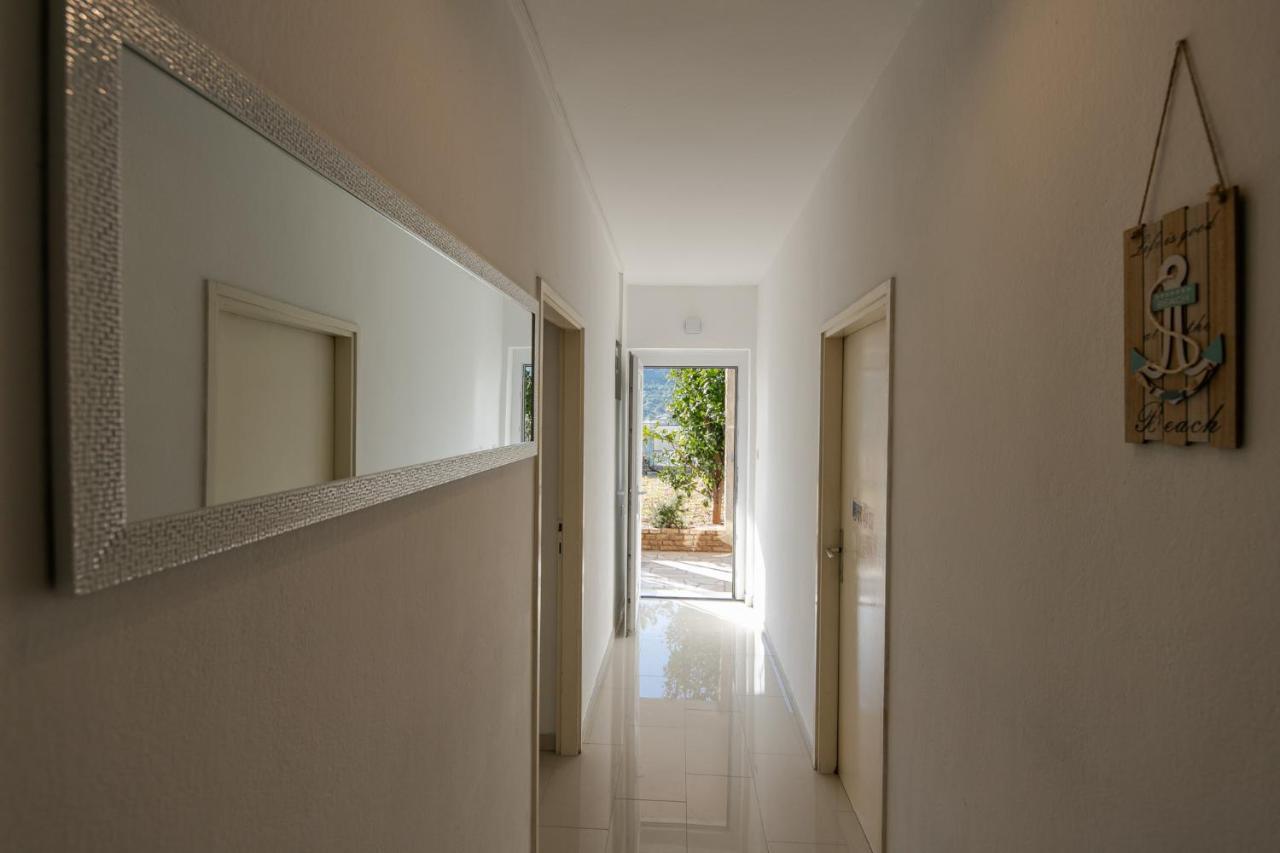 Apartments Mate Vinišće Εξωτερικό φωτογραφία