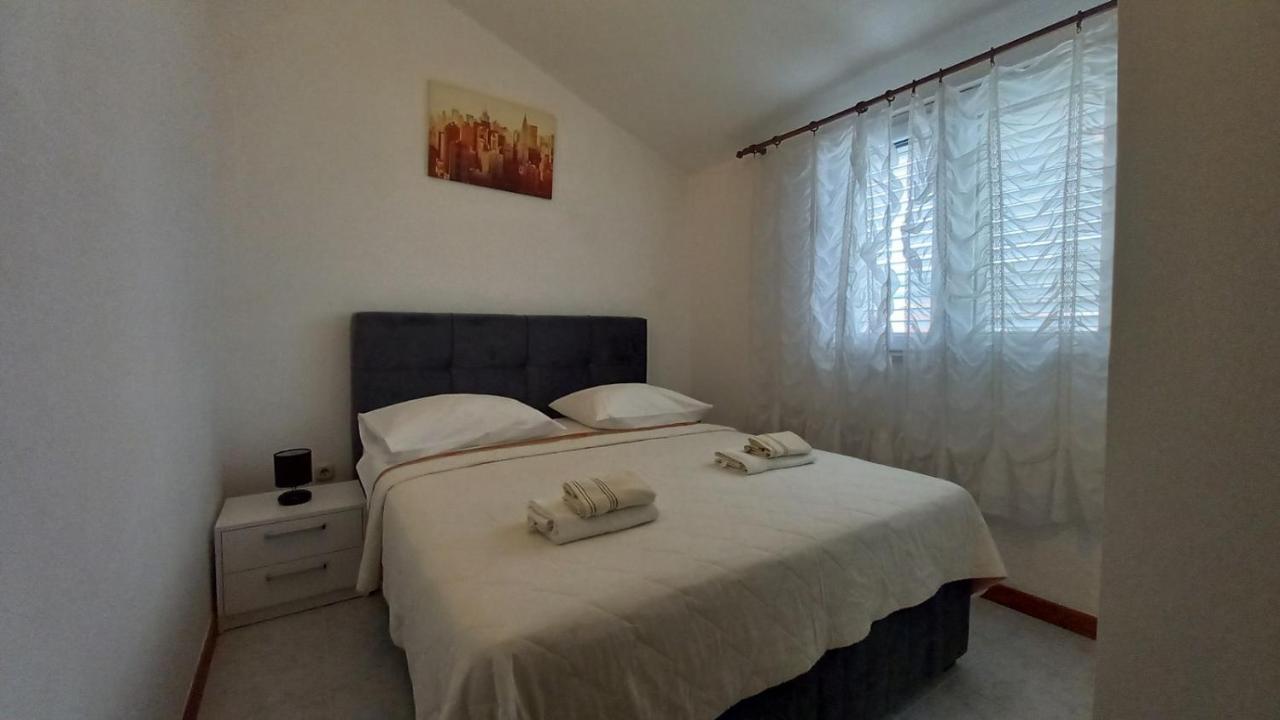 Apartments Mate Vinišće Εξωτερικό φωτογραφία