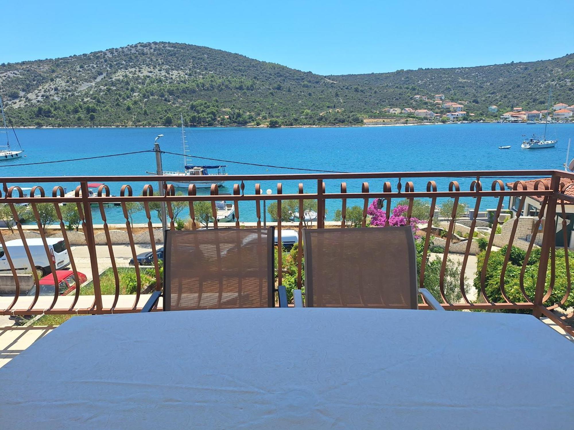 Apartments Mate Vinišće Εξωτερικό φωτογραφία