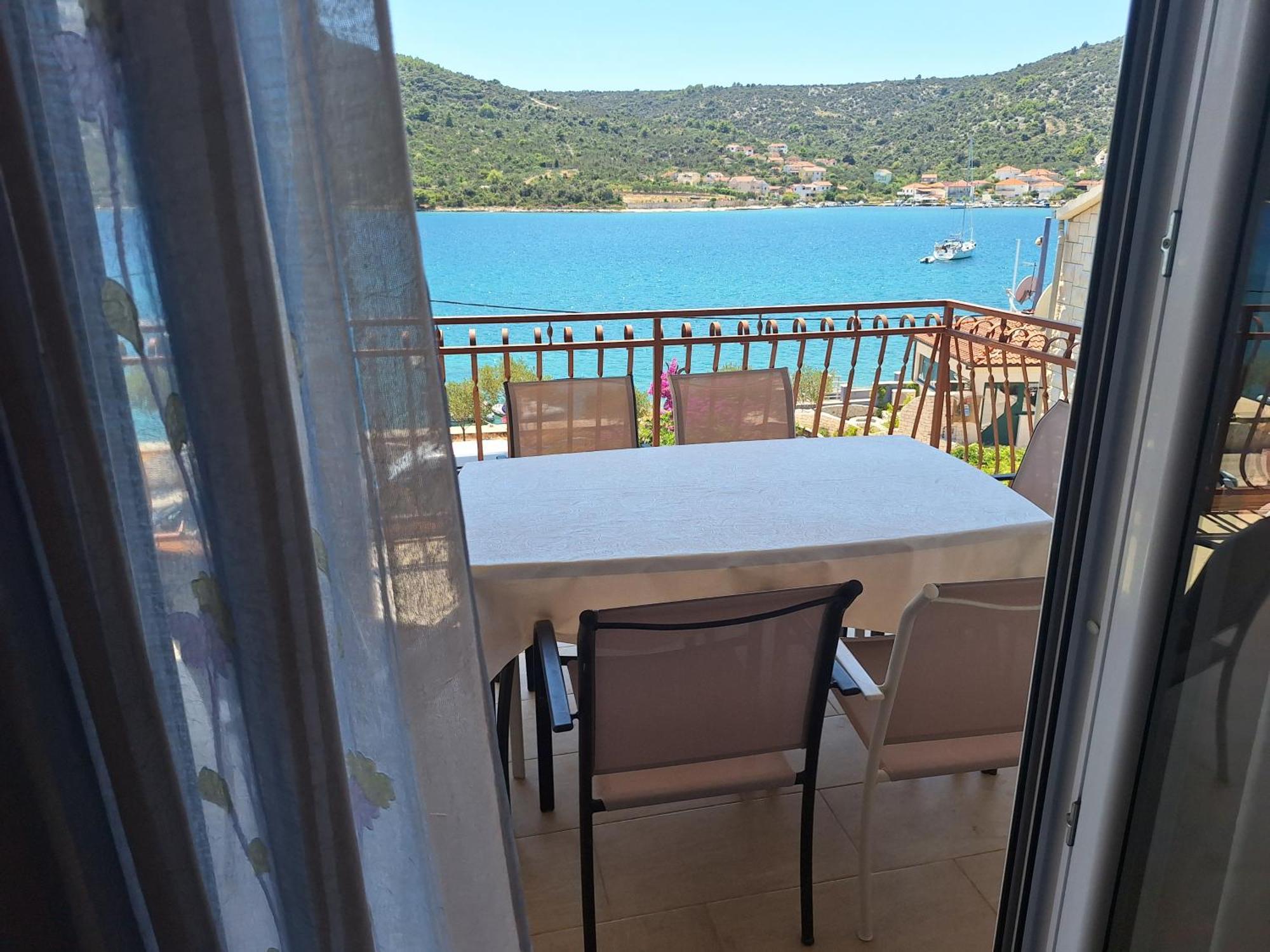 Apartments Mate Vinišće Εξωτερικό φωτογραφία