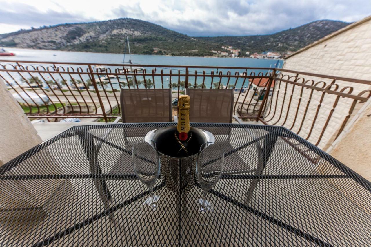 Apartments Mate Vinišće Εξωτερικό φωτογραφία
