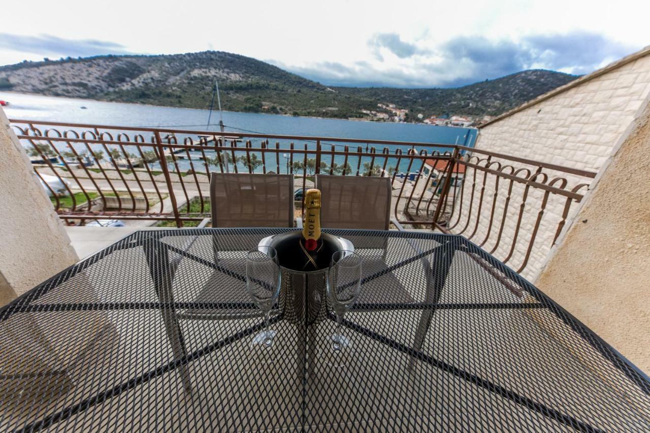 Apartments Mate Vinišće Εξωτερικό φωτογραφία