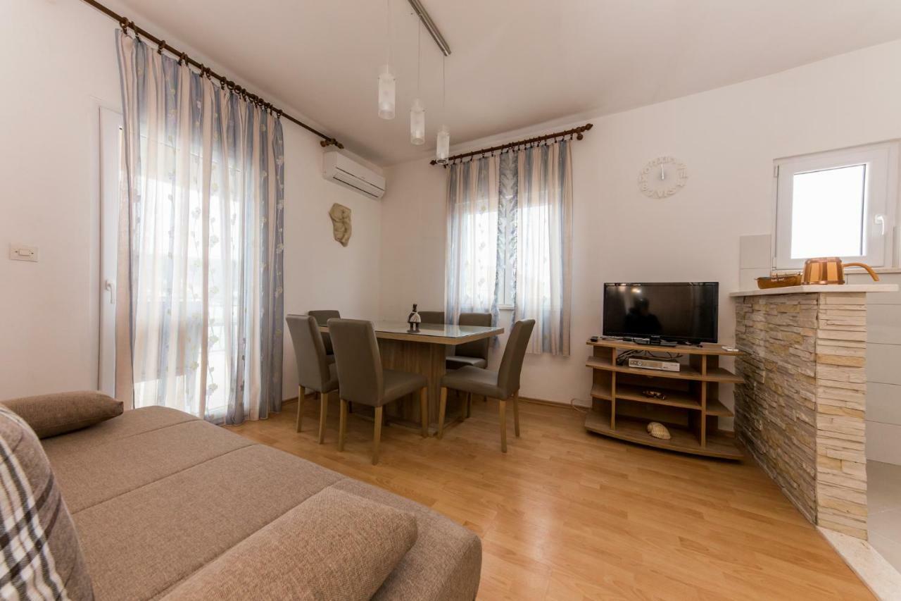 Apartments Mate Vinišće Εξωτερικό φωτογραφία