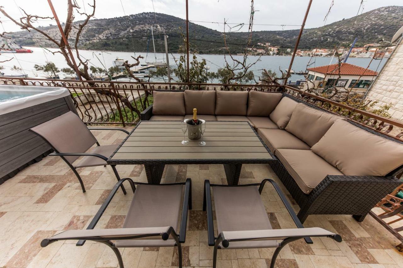 Apartments Mate Vinišće Εξωτερικό φωτογραφία