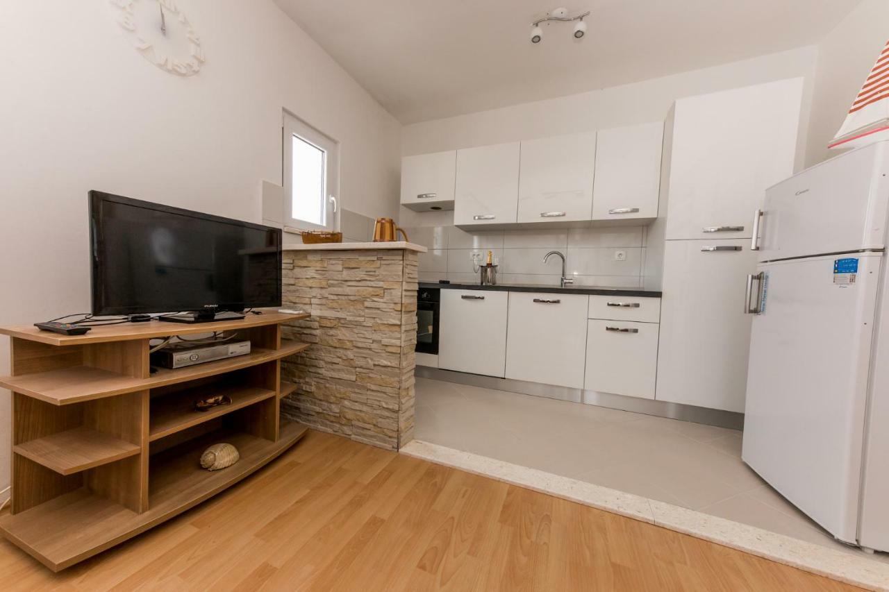 Apartments Mate Vinišće Εξωτερικό φωτογραφία