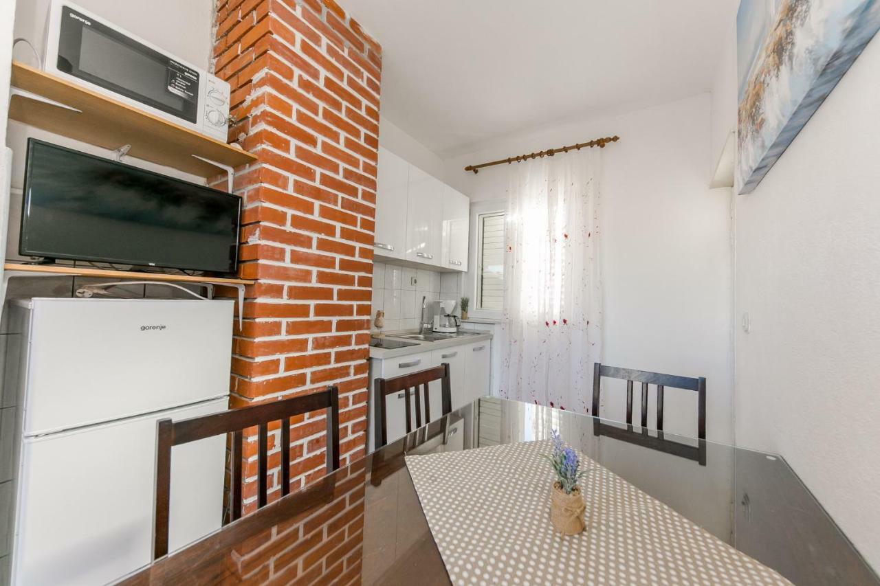 Apartments Mate Vinišće Εξωτερικό φωτογραφία